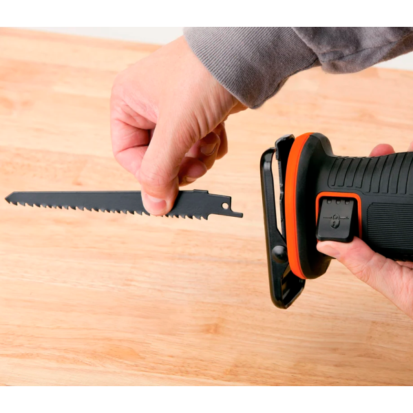 Fierăstrău sabie Black&Decker BDCR18M1