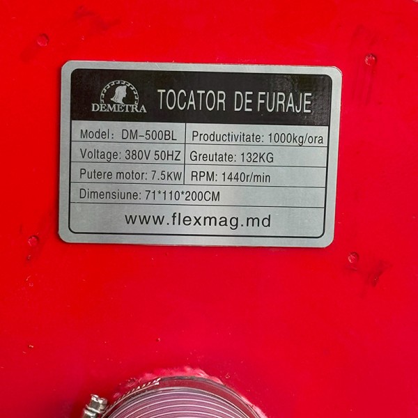 Tocator de baloti si moara cu aspiratie Demetra DM-500BL Tocator de baloti si moara cu aspiratie Demetra DM-500BL