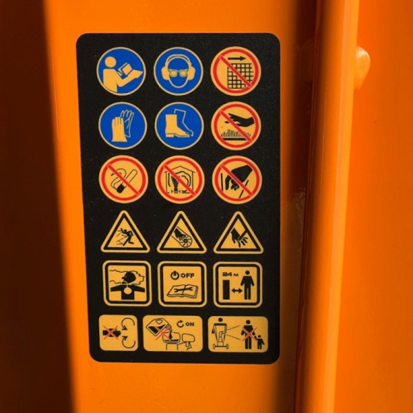 Tocator de crengi pe benzina Kronava RNA650