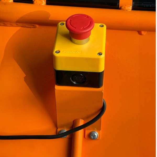 Tocator de crengi pe benzina Kronava RNA650