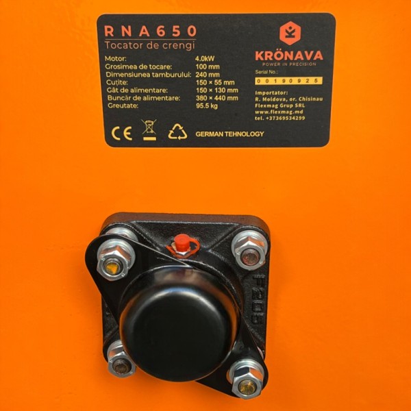 Tocator de crengi pe benzina Kronava RNA650