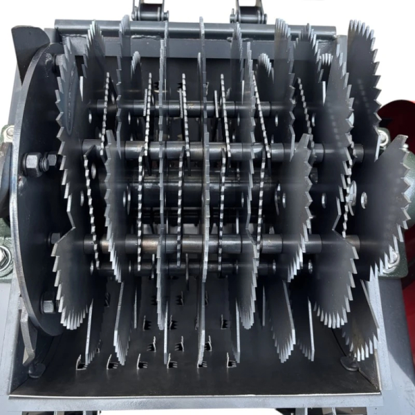 Измельчитель кормов и зерна Demetra DM-800