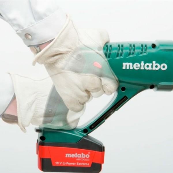 ﻿Аккумуляторная сабельная пила Metabo ASE 18 LTX