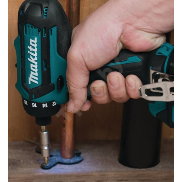 Аккумуляторный шуруповерт Makita DF033DZ 12В