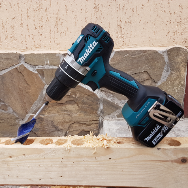 Аккумуляторный шуруповерт Makita DHP484RFE