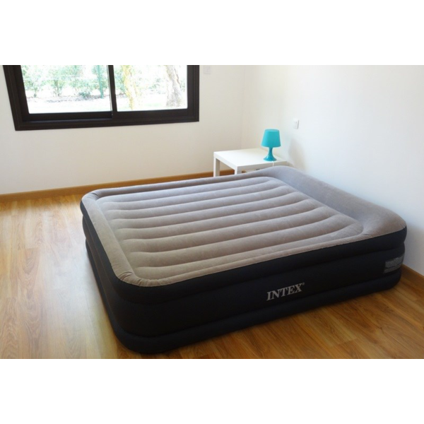 Надувная кровать (203х152х42 см.) со встроенным насосом Intex 64136