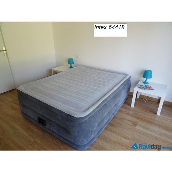 Надувная кровать (152x203x56 СМ.) со встроенным электронасосом Intex 64418