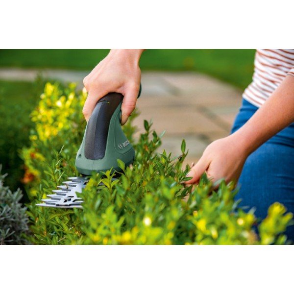 Аккумуляторные садовые ножницы-кусторез Bosch EasyShear